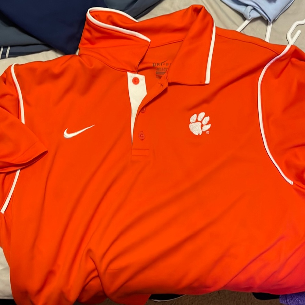 Large collard Clemson shirt